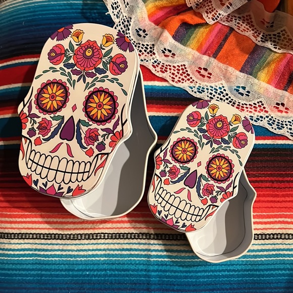 Sugar skulls, Nesting Tins, Set of 2. Day of The Dead - Picture 3 of 7
